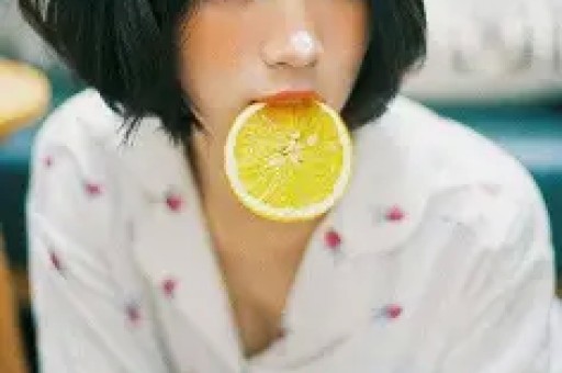 新婚13天她被丈夫砍断手指虐待到终生不孕葬送了大好星途